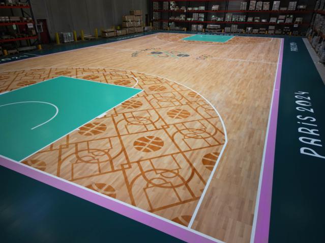 Basket court: DuoBAT 120+ Junckers Nordic Beech Classic 2-strip was installed at the Palais Dea Sports À Bordeaux